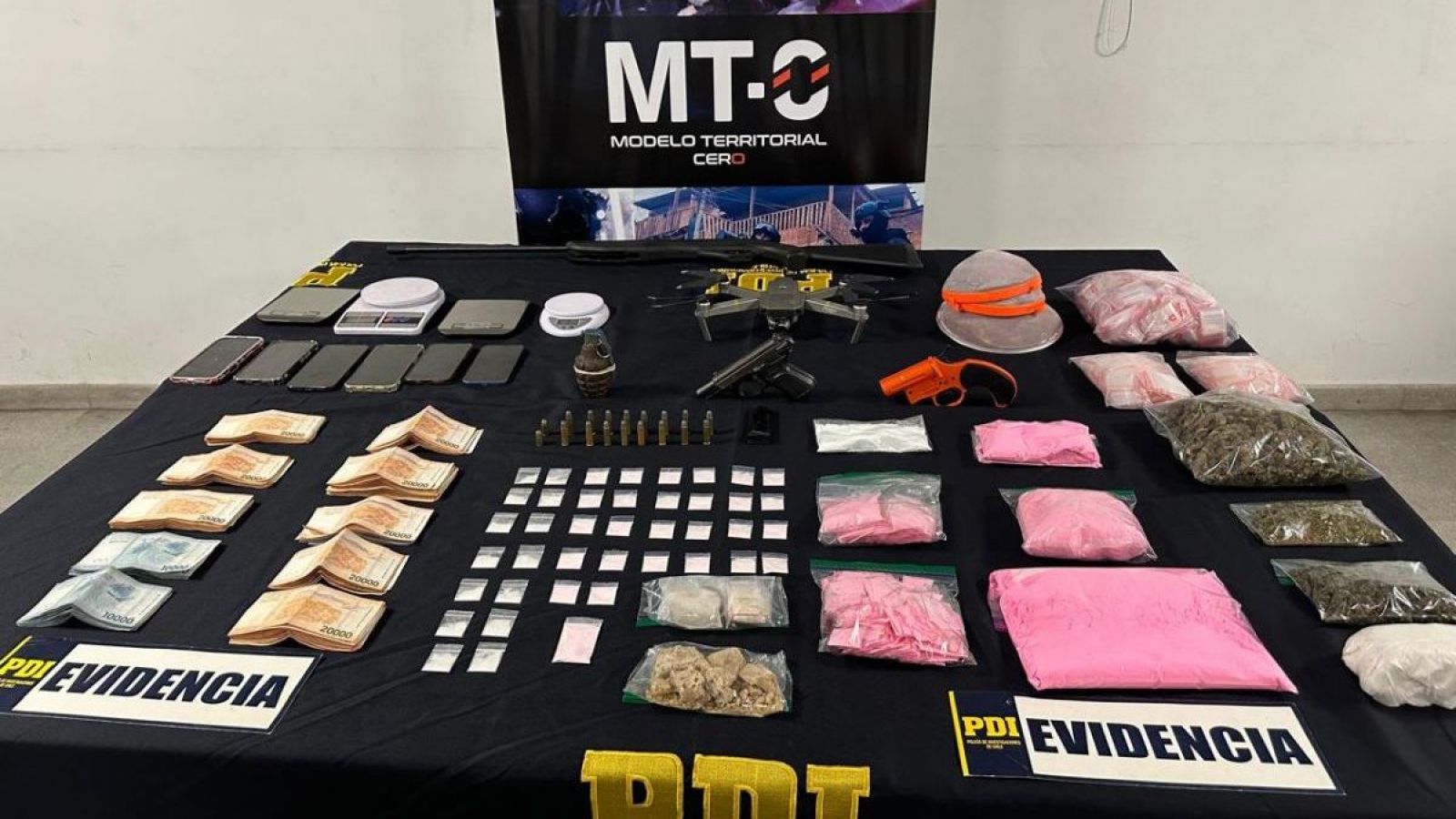 <p>PDI desarticula banda en San Ramón: incautan armas, granada y más de $32 millones en droga</p>
