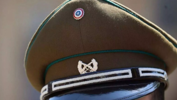 <p>Excarabineros seguirán detenidos tras denuncia de agresión sexual en Valparaíso</p>Excarabineros seguirán detenidos tras denuncia de agresión sexual en Valparaíso
