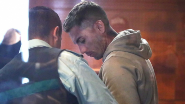<p>Complicado escenario para Jean Paul Pineda: tribunal ordena arresto domiciliario nocturno</p>Complicado escenario para Jean Paul Pineda: tribunal ordena arresto domiciliario nocturno
