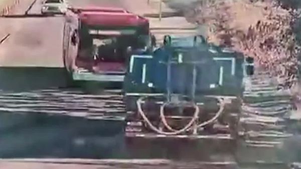 <p>Cámara capta accidente de tránsito en Pudahuel</p>Cámara capta fatal colisión entre bus del Transantiago y camión

