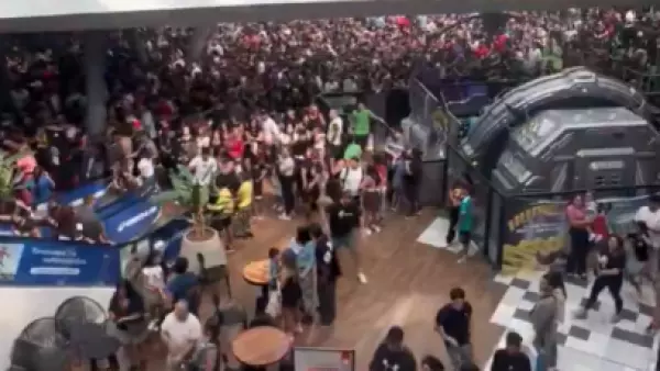Mallplaza se querelló contra influencers que lanzaron billetes y provocaron caos