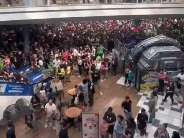 Mallplaza se querelló contra influencers que lanzaron billetes y provocaron caos