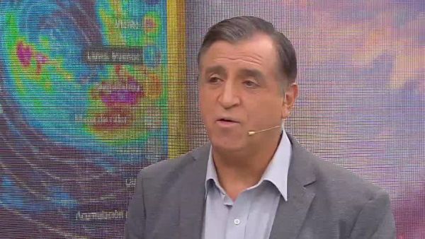 <p>Iván Torres, meteorólogo de TVN</p>Fenómeno del "Niño Godzilla": ¿Cuáles son los efectos que traería?
