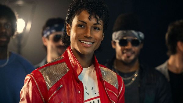 Eliminan menciones sobre acusaciones por abuso sexual en película de Michael Jackson
