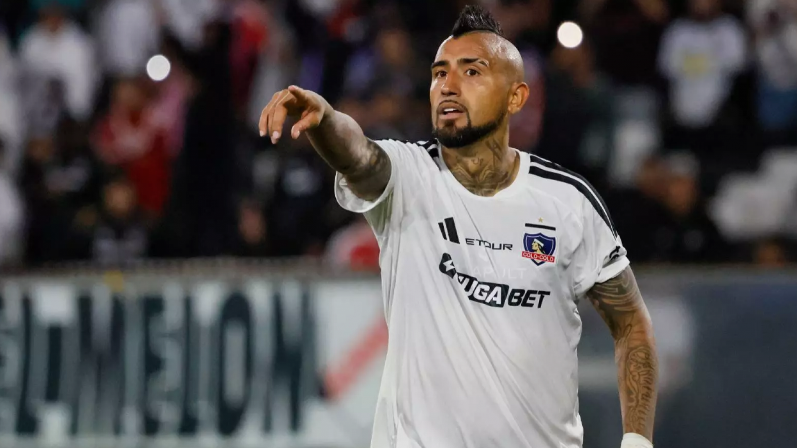Arturo Vidal respalda públicamente a Marité Matus tras polémica con Camilo Huerta: "La familia es lo primero"
