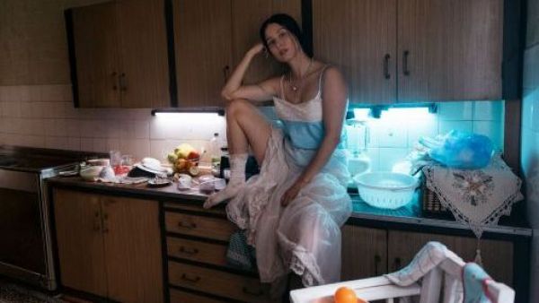 Francisca Valenzuela regresa con su nuevo single "Bugambilia"
