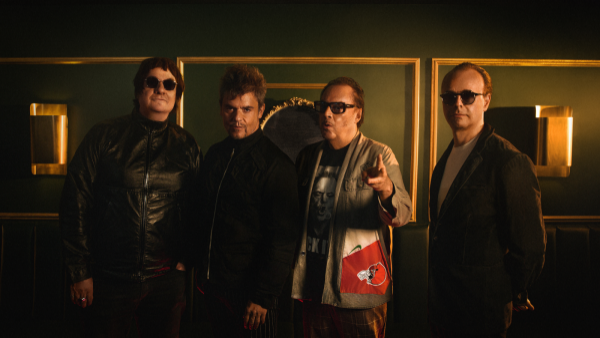 Los Tres presenta "XCLNT", el regreso discográfico de la formación original tras 26 años
