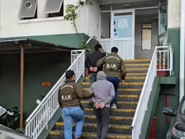 Alumnos de cuarto medio son arrestados con arma de fabricación artesanal en colegio de Talcahuano