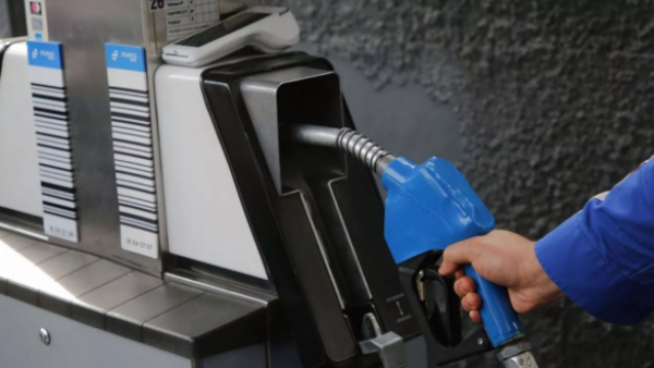 Nuevo golpe al bolsillo: ¿Cuánto subirán los combustibles este jueves?

