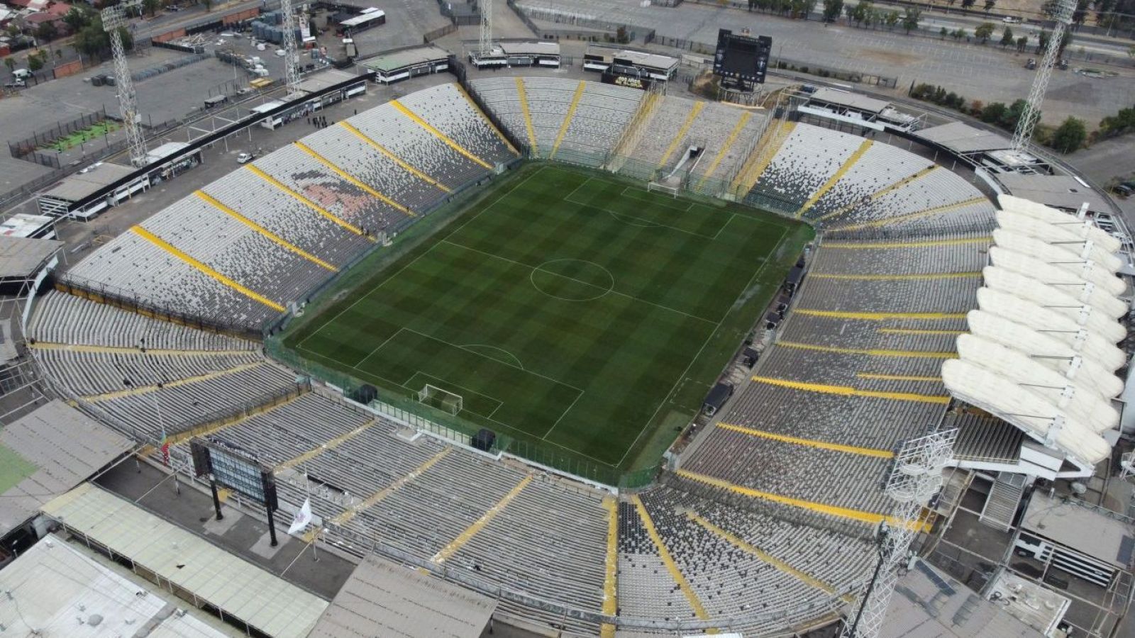 <p>Colo Colo activa plan para remodelar el Monumental y buscará recursos por hasta 24 meses</p>
