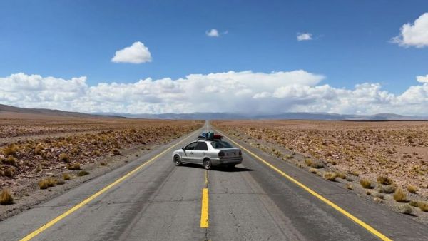 Influencer español compartió increíbles paisajes de su paso por el Desierto de Atacama
