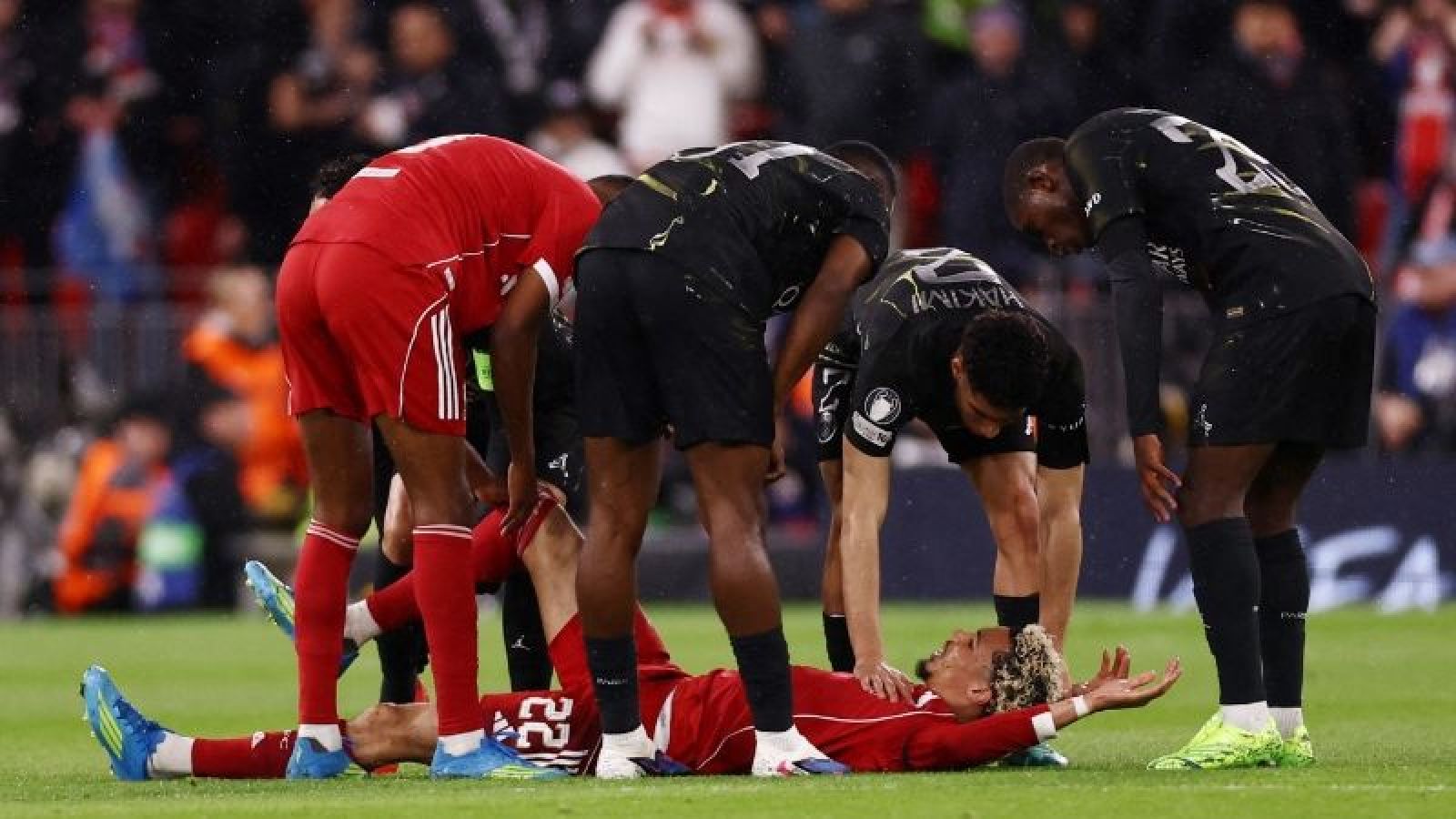 Fuerte golpe para Francia: Ekitike se pierde el Mundial tras grave lesión
