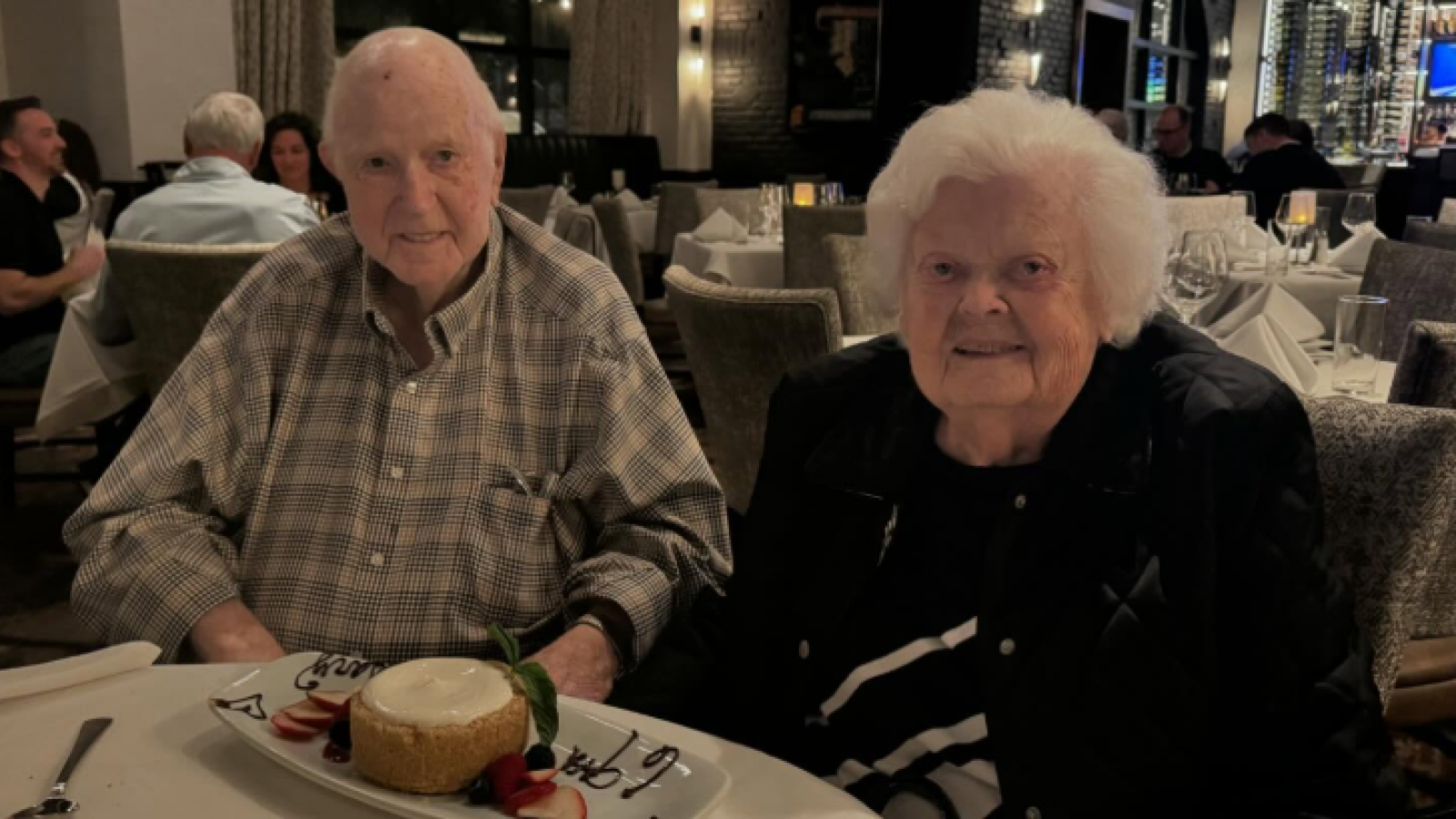 <p>Pareja muere con horas de diferencia tras 70 años de matrimonio</p>
