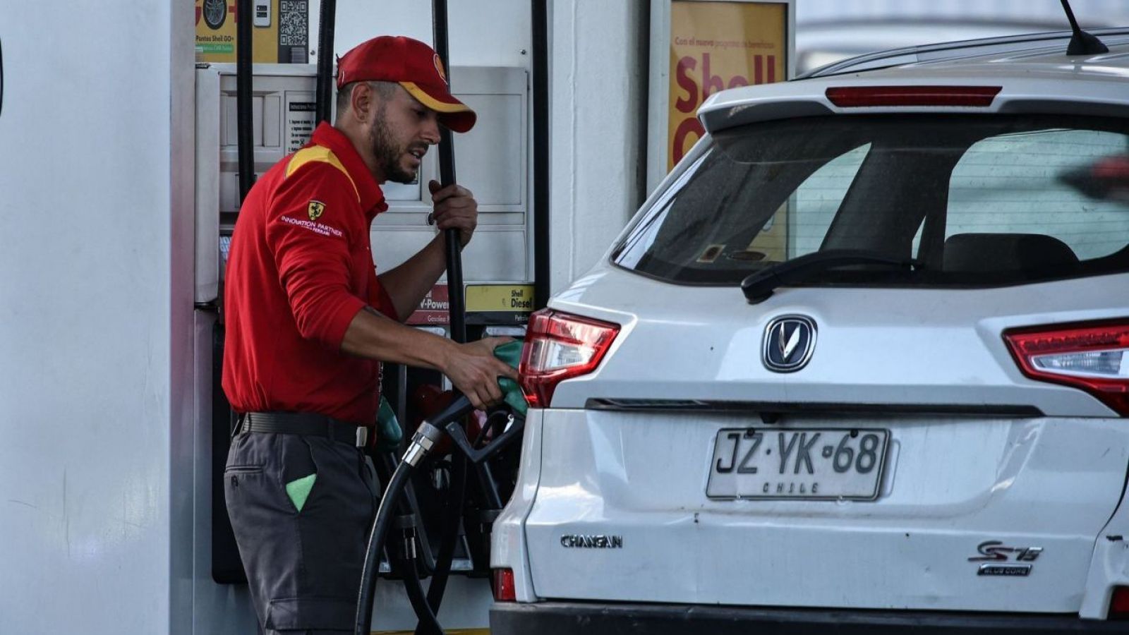 <p>El Mepco sigue operando: Gasolinas suben hasta $22 y el diésel $36 este jueves</p>
