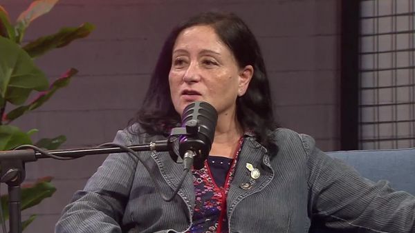 Cata Saavedra y Tomás Alzamora analizan el cine chileno en Hora 25, el podcast
