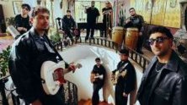 <p>La Combo Tortuga festeja sus 15 años de carrera con su nuevo single “Morrita”</p>La Combo Tortuga festeja sus 15 años de carrera con su nuevo single “Morrita”
