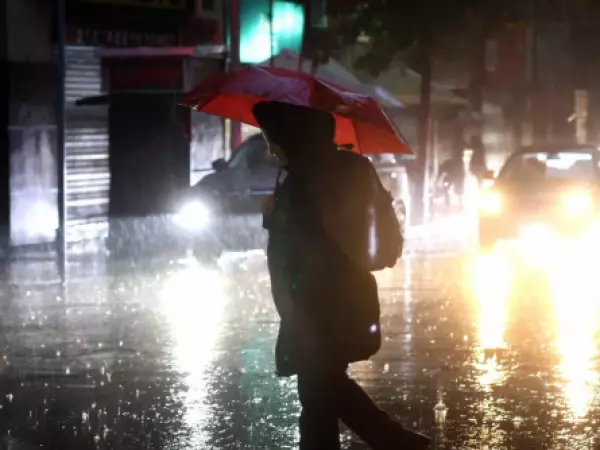 Lluvia en Santiago este viernes: a esta hora comenzarán las precipitaciones