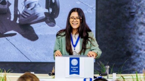 Fue embajadora de la Teletón: Isidora Uribe recibe importante reconocimiento internacional por su aporte a la inclusión
