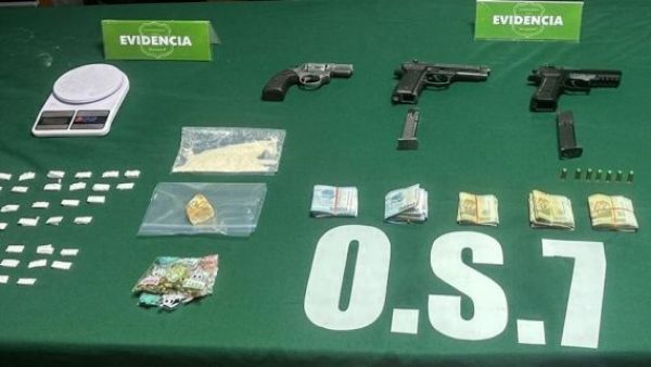 <p>Siete detenidos tras operativo del OS7 por “fentanilo chileno” en La Araucanía</p>Siete detenidos tras operativo del OS7 por “fentanilo chileno” en La Araucanía
