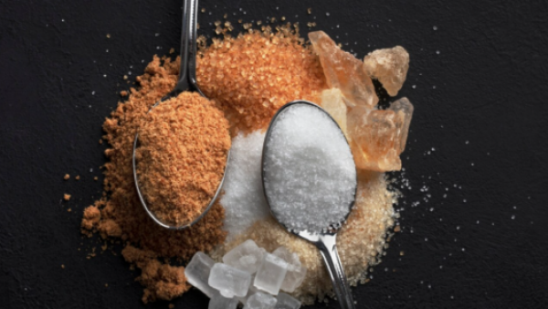 Investigación de la U. de Chile asegura que edulcorantes alteran metabolismo y microbiota hasta en nietos
