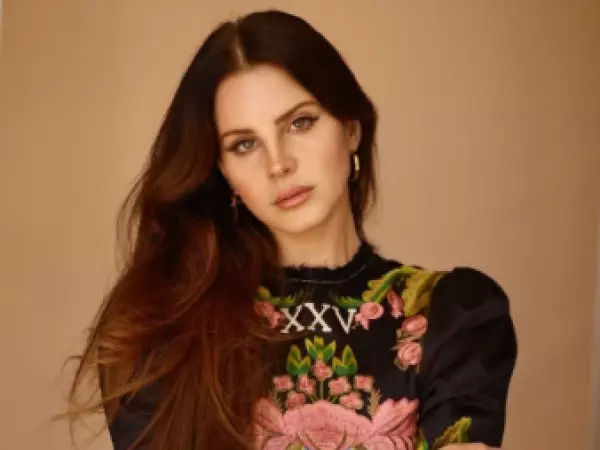 Lana Del Rey se suma oficialmente al universo de James Bond con “First Light