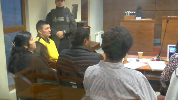 <p>Tribunal de Valdivia mantiene prisión preventiva para hijo de Julia Chuñil</p>Tribunal de Valdivia mantiene prisión preventiva para hijo de Julia Chuñil
