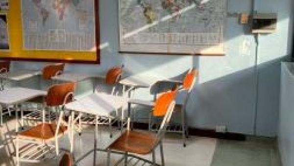 <p>Cuatro alumnos heridos tras explosión de petardo en sala de clases en Los Ríos</p>Cuatro alumnos heridos tras explosión de petardo en sala de clases en Los Ríos

