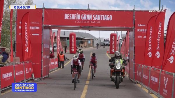 <p>Cicletada familiar Santander</p>Paula Villalón es la ganadora del Desafío Gran Santiago
