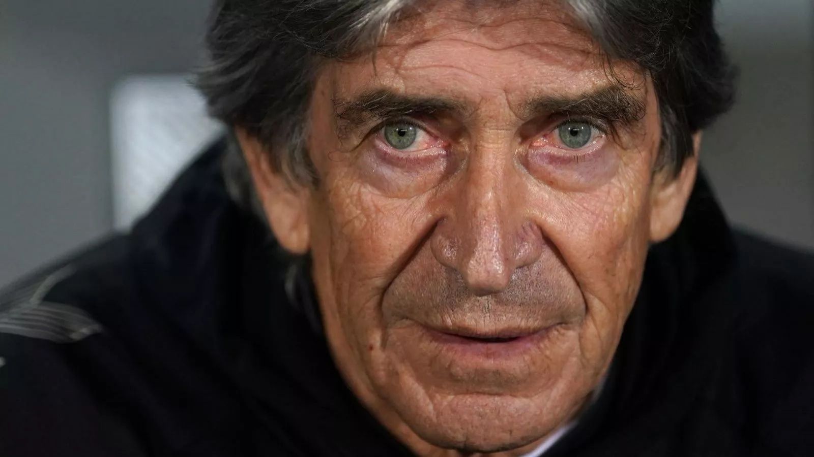 Clima hostil en Sevilla: hinchada del Betis rompe con Manuel Pellegrini y acusan "faltar el respeto" al escudo
