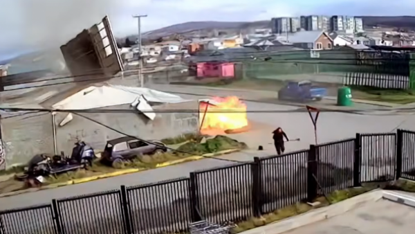 "Quedé un poco aturdida": Habla joven que se salvó de gran explosión en Punta Arenas
