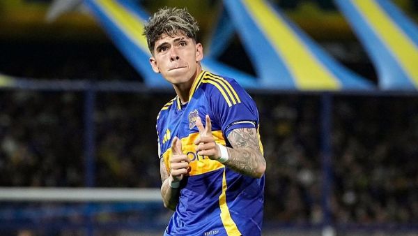 "Que vuelva pero sin la panza": La imagen de Carlos Palacios que generó la reacción de los hinchas
