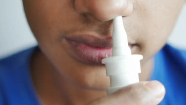 <p>Spray nasal podría frenar el envejecimiento del cerebro</p>Spray nasal podría frenar el envejecimiento del cerebro
