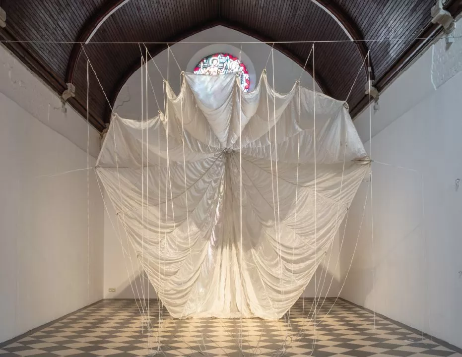 Caer ascendiendo, Francisca Khamis.