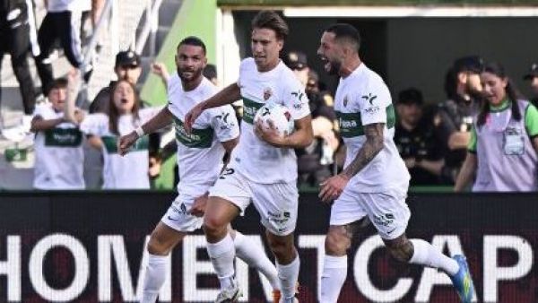 Con Cepeda como protagonista: Elche venció al Atlético de Madrid y así quedó la tabla de posiciones de LaLiga
