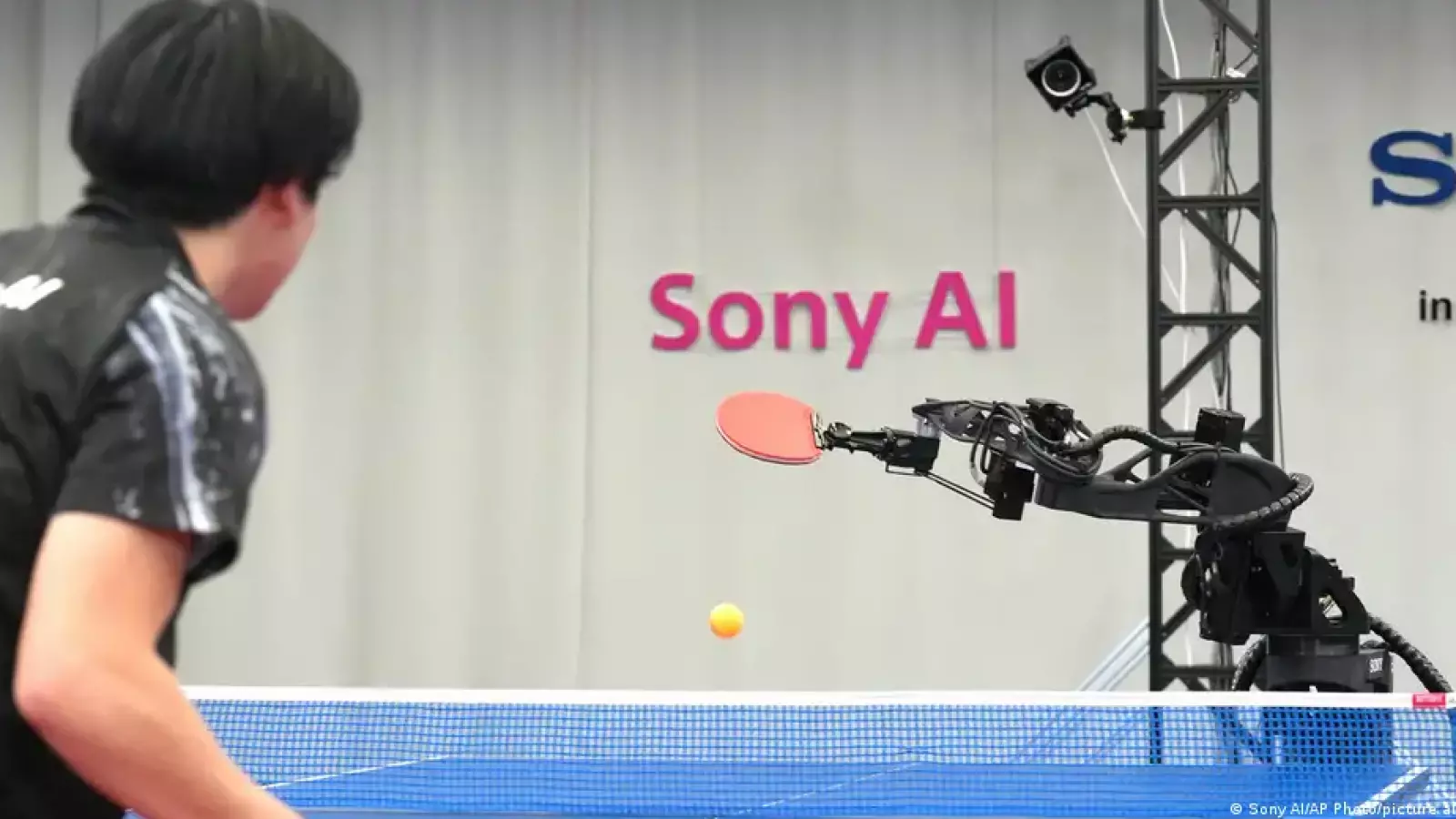 Robot de Sony vence a jugadores élite en tenis de mesa