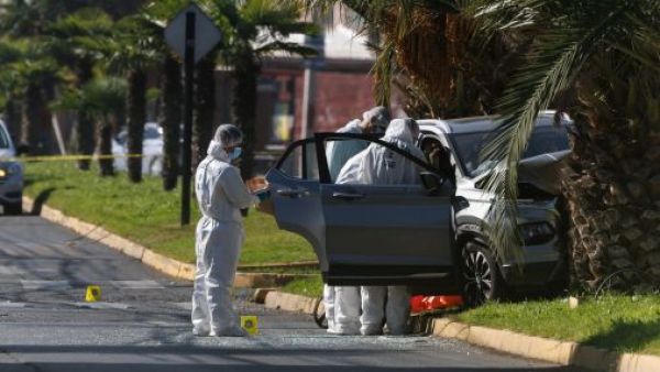 <p>Intento de asalto a camión en Maipú termina con dos heridos tras intervención de Carabineros</p>Intento de asalto a camión en Maipú termina con dos heridos tras intervención de Carabineros
