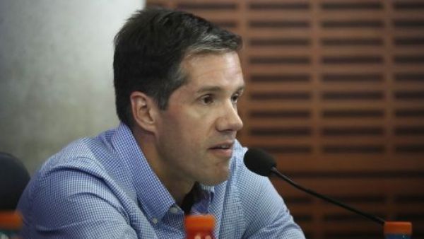 "Hace mucho rato": Michael Clark renunció a Azul Azul y así reaccionaron los hinchas de Universidad de Chile
