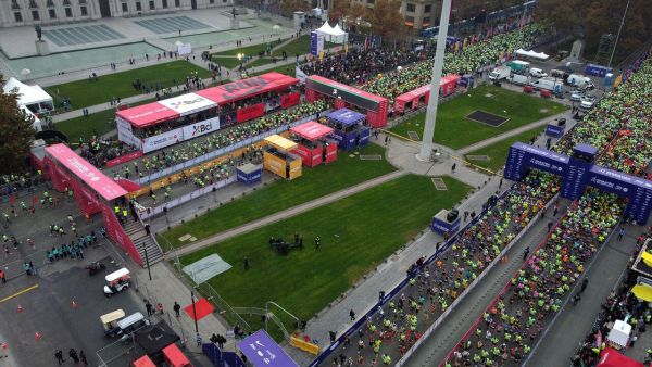 Maratón de Santiago 2026: Revisa los cortes de tránsito y apertura especial de Metro
