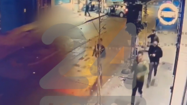 Escaparon y no ayudaron a víctima: El video clave del violento choque protagonizado por carabineros
