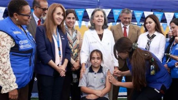 Chile lidera Semana de la Vacunación con operativos en fronteras y colegios
