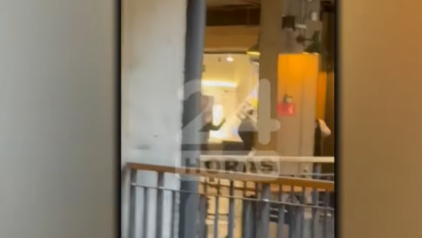 Con machetes: Delincuentes protagonizan turbazo en tienda de celulares del MUT
