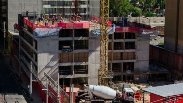 CChC: Rebaja del IVA en viviendas sería solo de 2% a 7%
