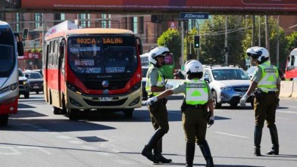 Conductores de microbuses detenidos tras dar positivo en narcotest en Valparaíso
