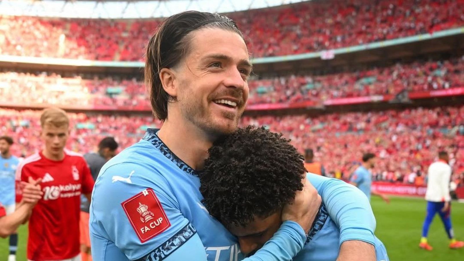 Imágenes impactantes: Jack Grealish es captado totalmente inconsciente
