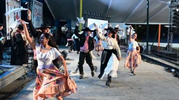 San Bernardo vibró con 32 horas de tradición: Así fue la 33ª edición de las "Cuecas Mil"
