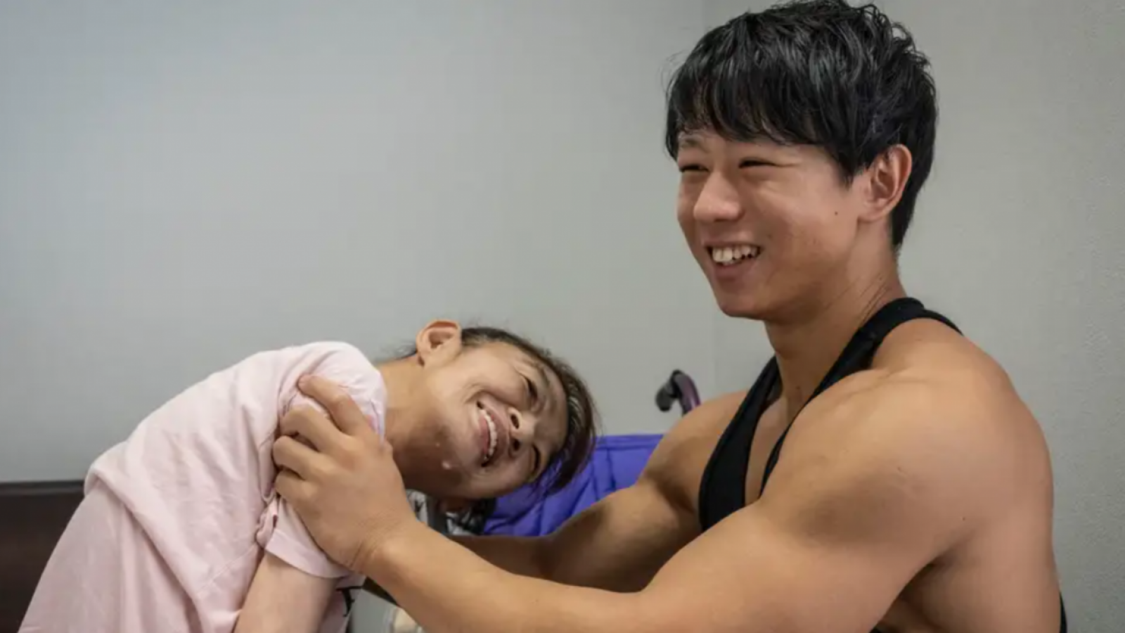 <p>Japón usa culturistas para paliar su crisis de cuidadores</p>
