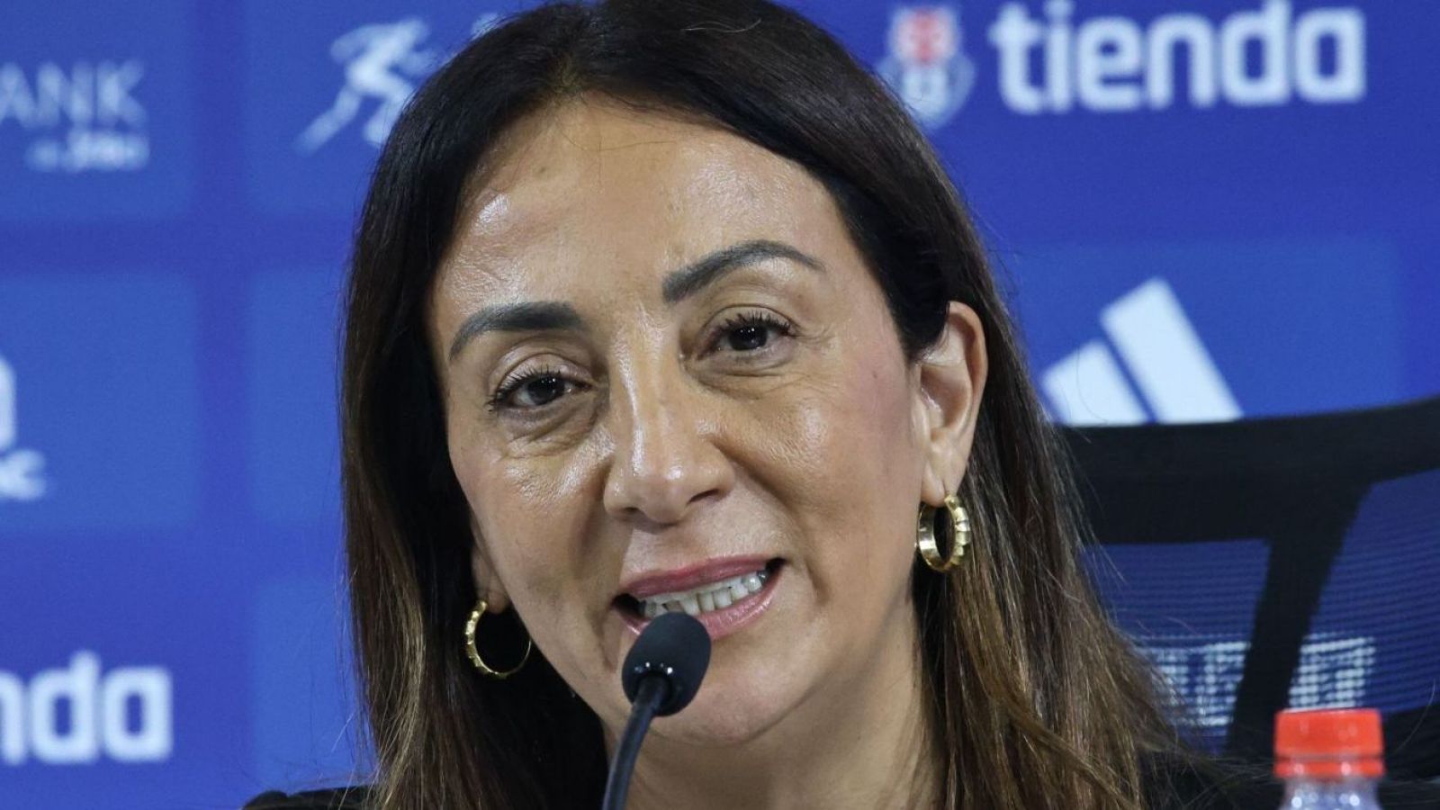 "Vender humo". La respuesta de Cecilia Pérez tras pregunta por estadio de Universidad de Chile
