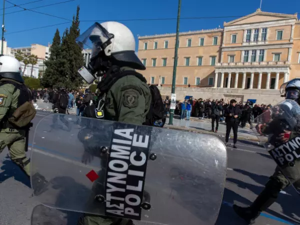 No pudo cobrar su pensión: Anciano de 89 años baleó a 4 personas en Atenas