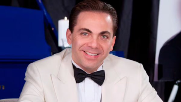 <p>La nueva pareja de Cristian Castro: una destacada cantante y empresaria</p>La nueva pareja de Cristian Castro: una destacada cantante y empresaria
