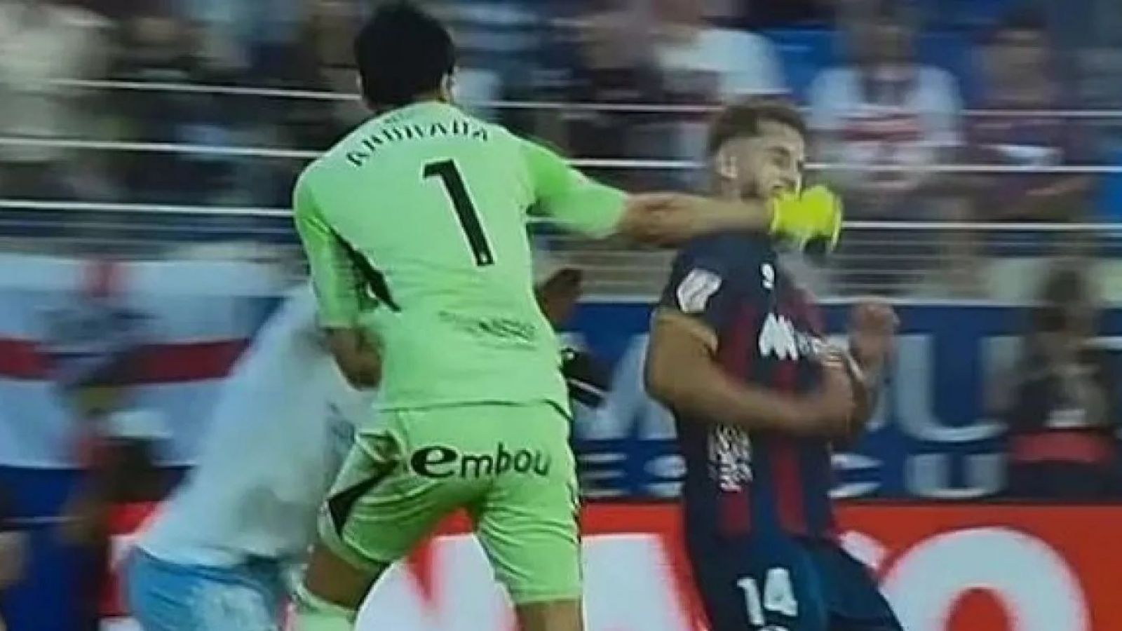 ¡Sanción histórica! Informan castigo para Esteban Andrada por brutal golpe a un rival
